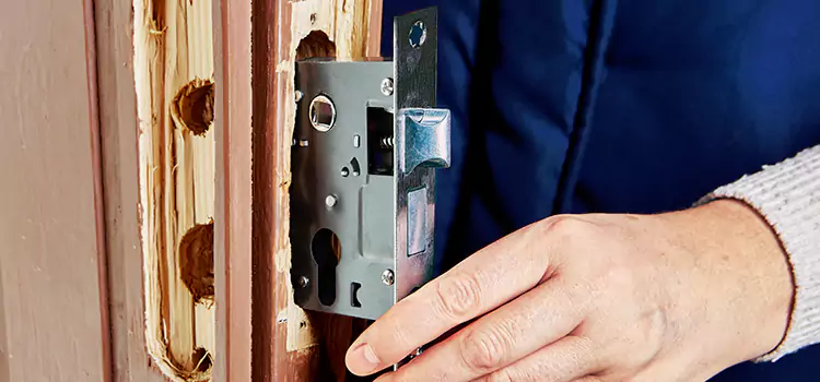 Garage Door Lock Replacement Methuen